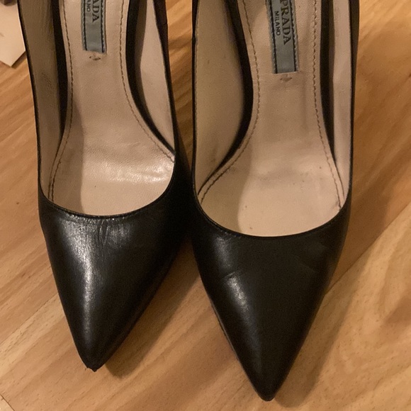 Prada Capretto Basic Cipria in black with dust bag, box, and spare heel lifts - Picture 8 of 12